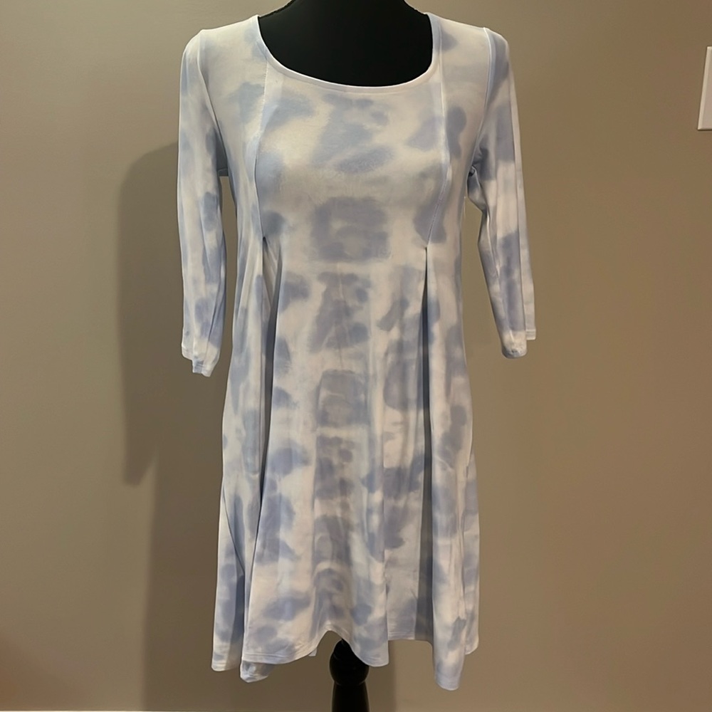 Pink rose White and light blue dress